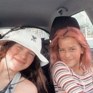 Meet your Posher, Julia